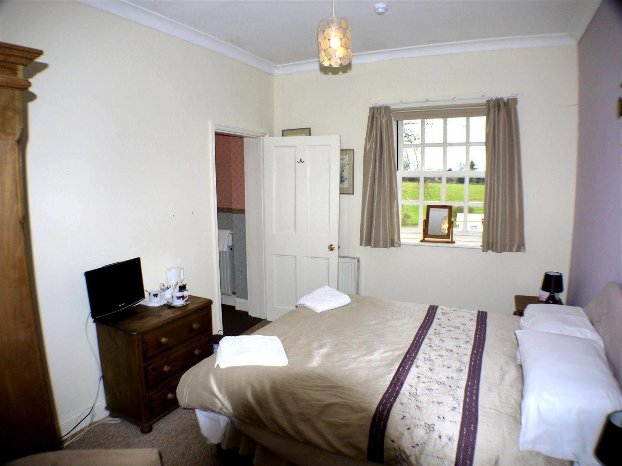 The Salhouse Lodge Hotel Wroxham Exterior foto